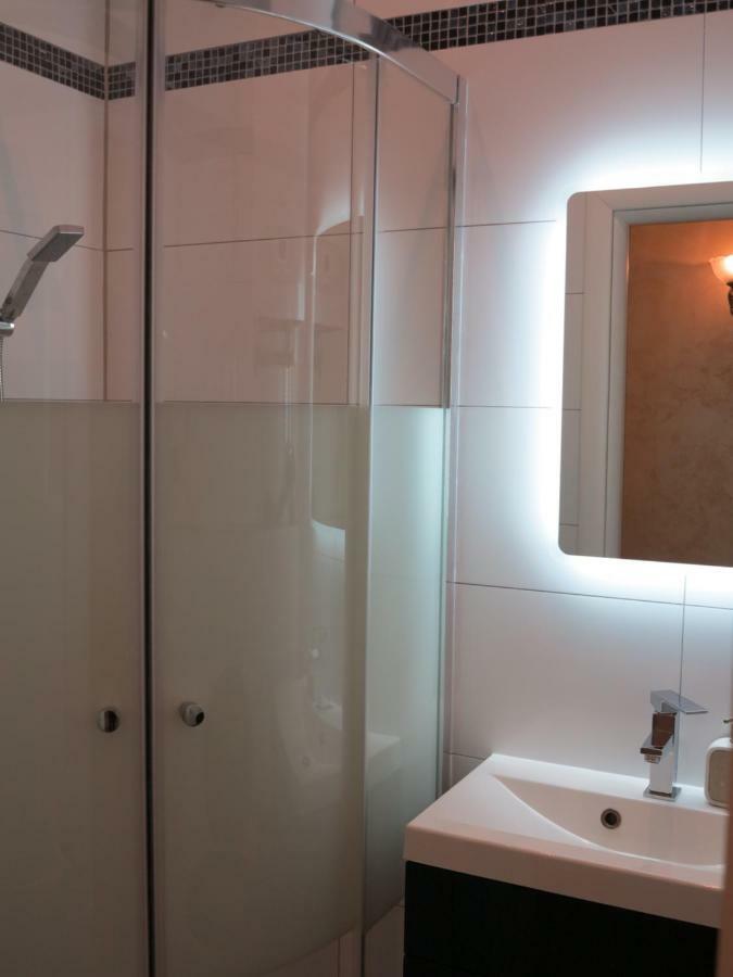 Small Luxury Kapitol Apartment Vienna Esterno foto