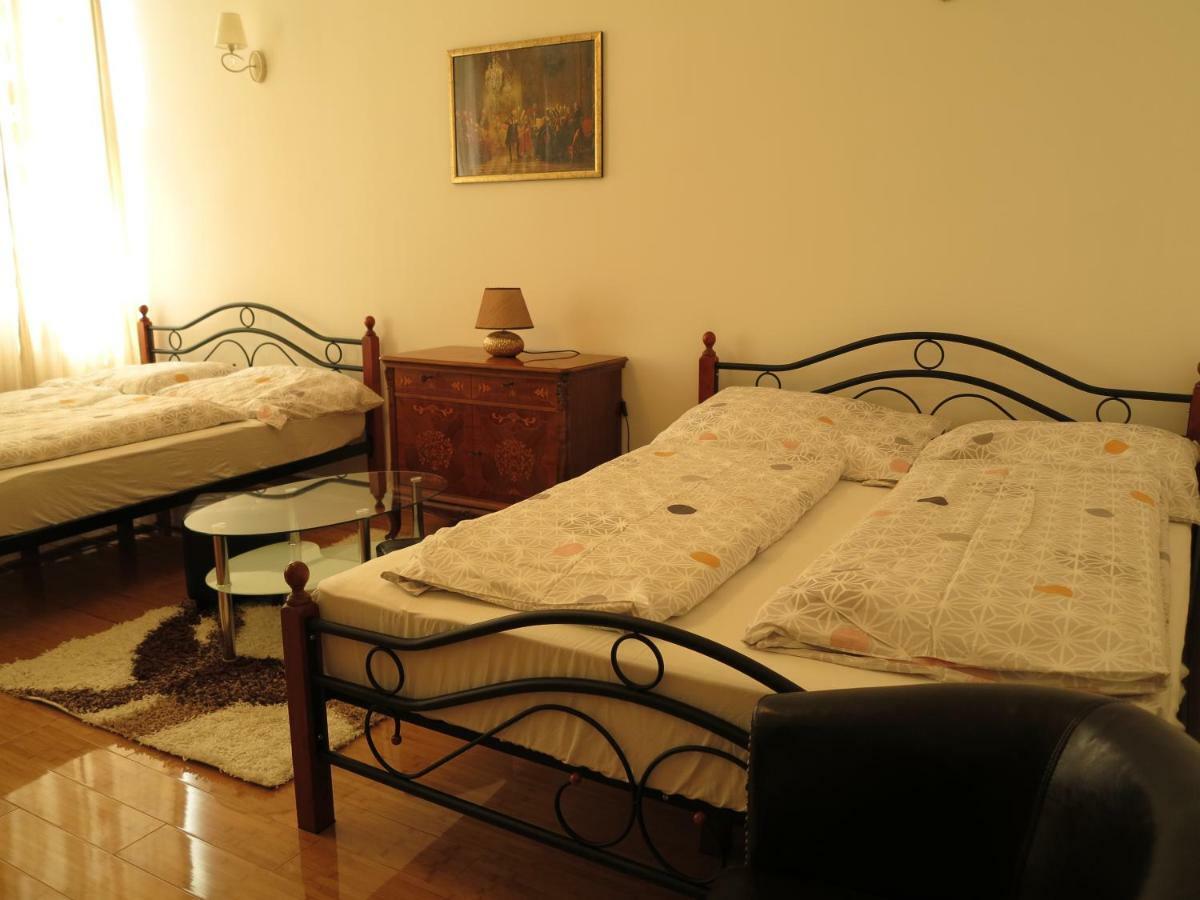 Small Luxury Kapitol Apartment Vienna Esterno foto