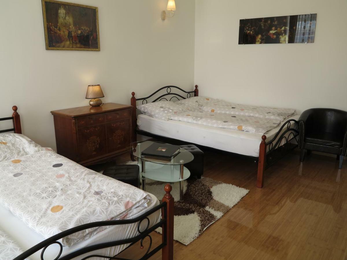 Small Luxury Kapitol Apartment Vienna Esterno foto
