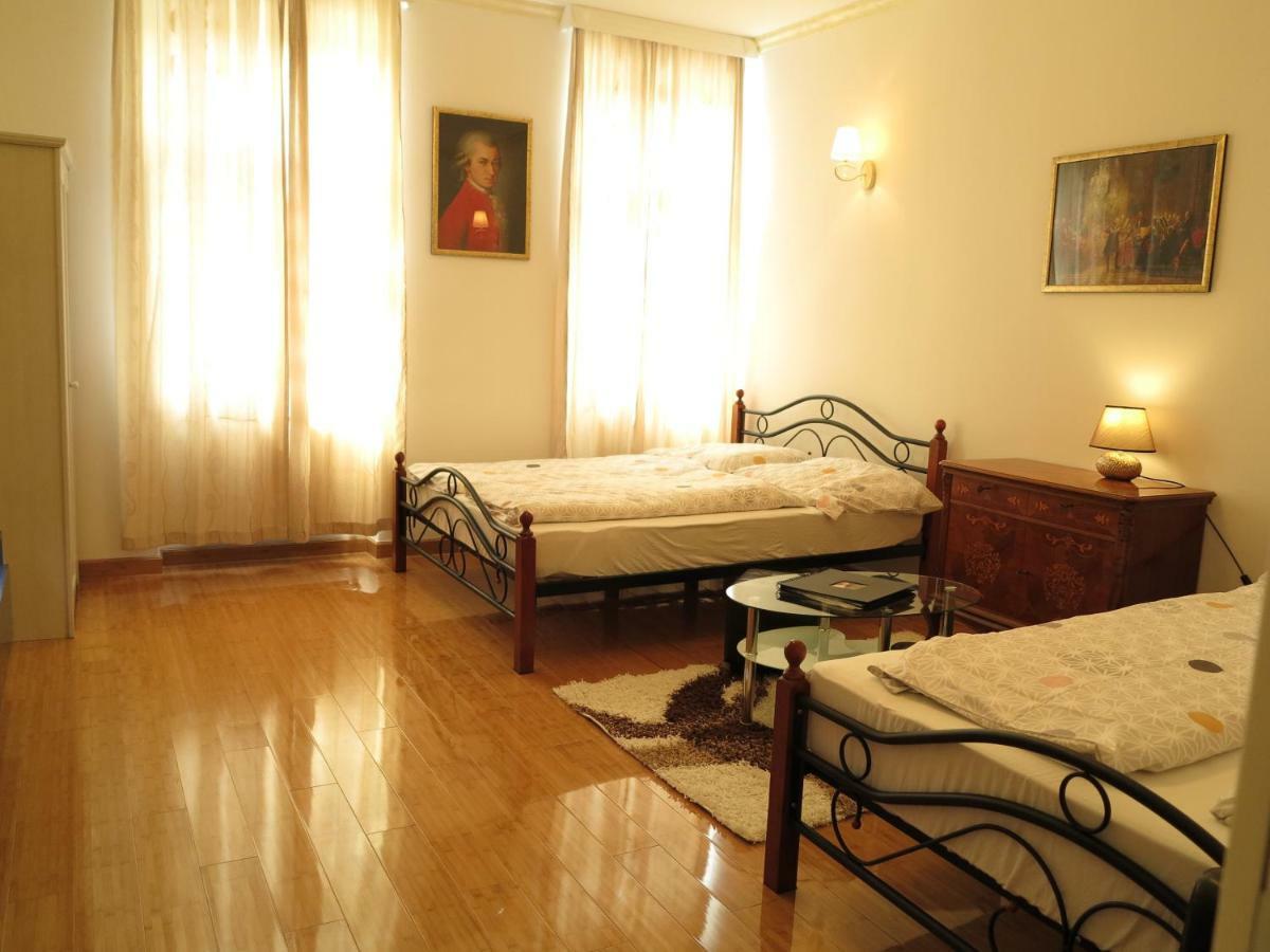 Small Luxury Kapitol Apartment Vienna Esterno foto