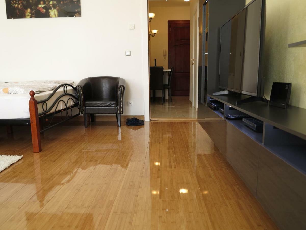 Small Luxury Kapitol Apartment Vienna Esterno foto