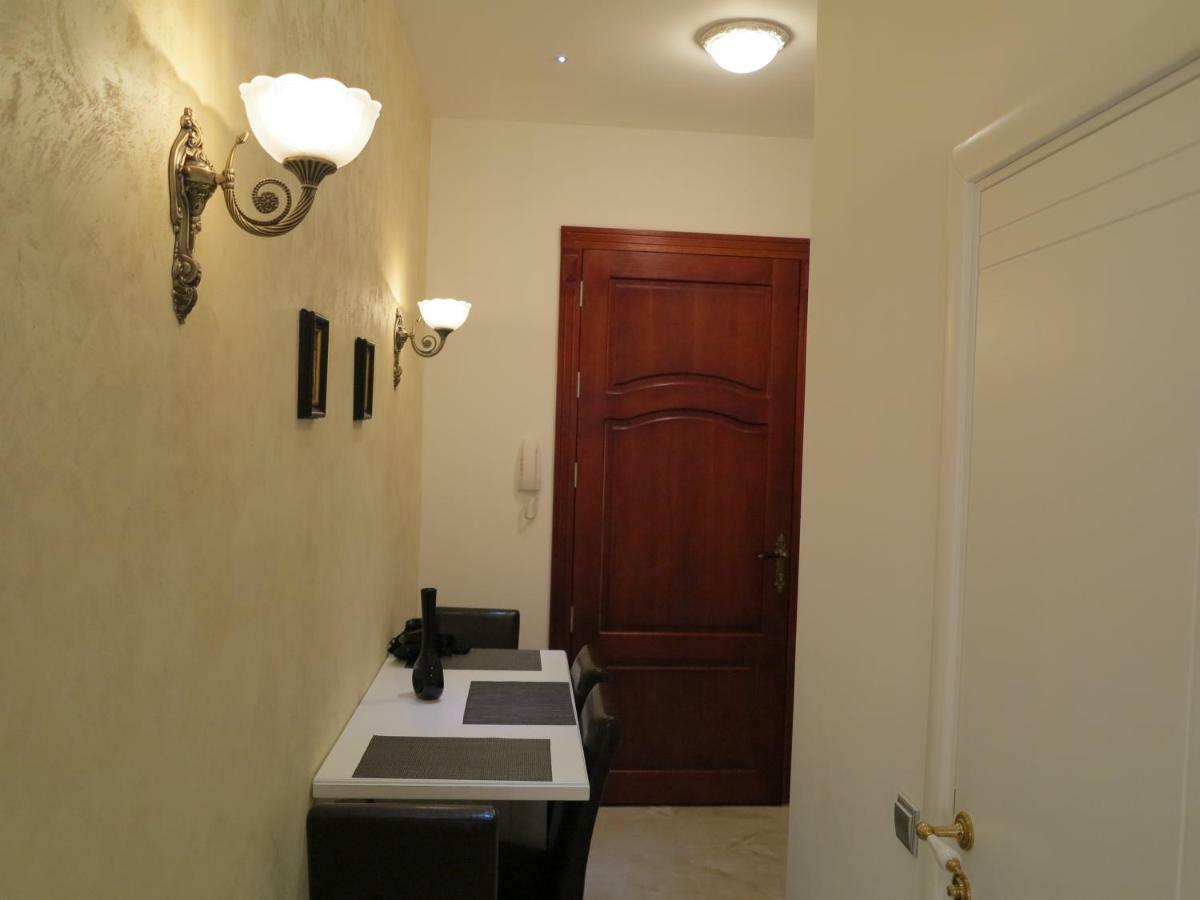 Small Luxury Kapitol Apartment Vienna Esterno foto