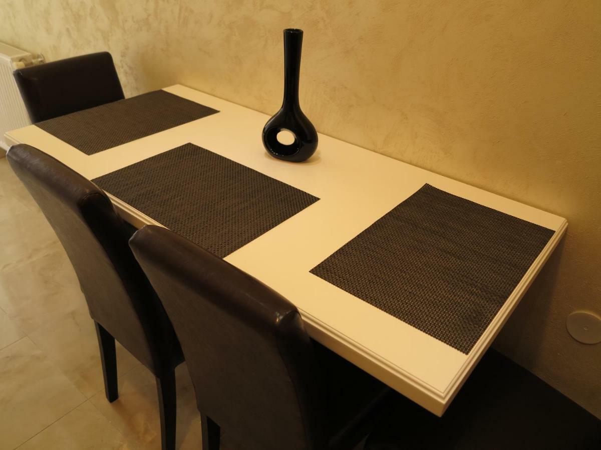 Small Luxury Kapitol Apartment Vienna Esterno foto