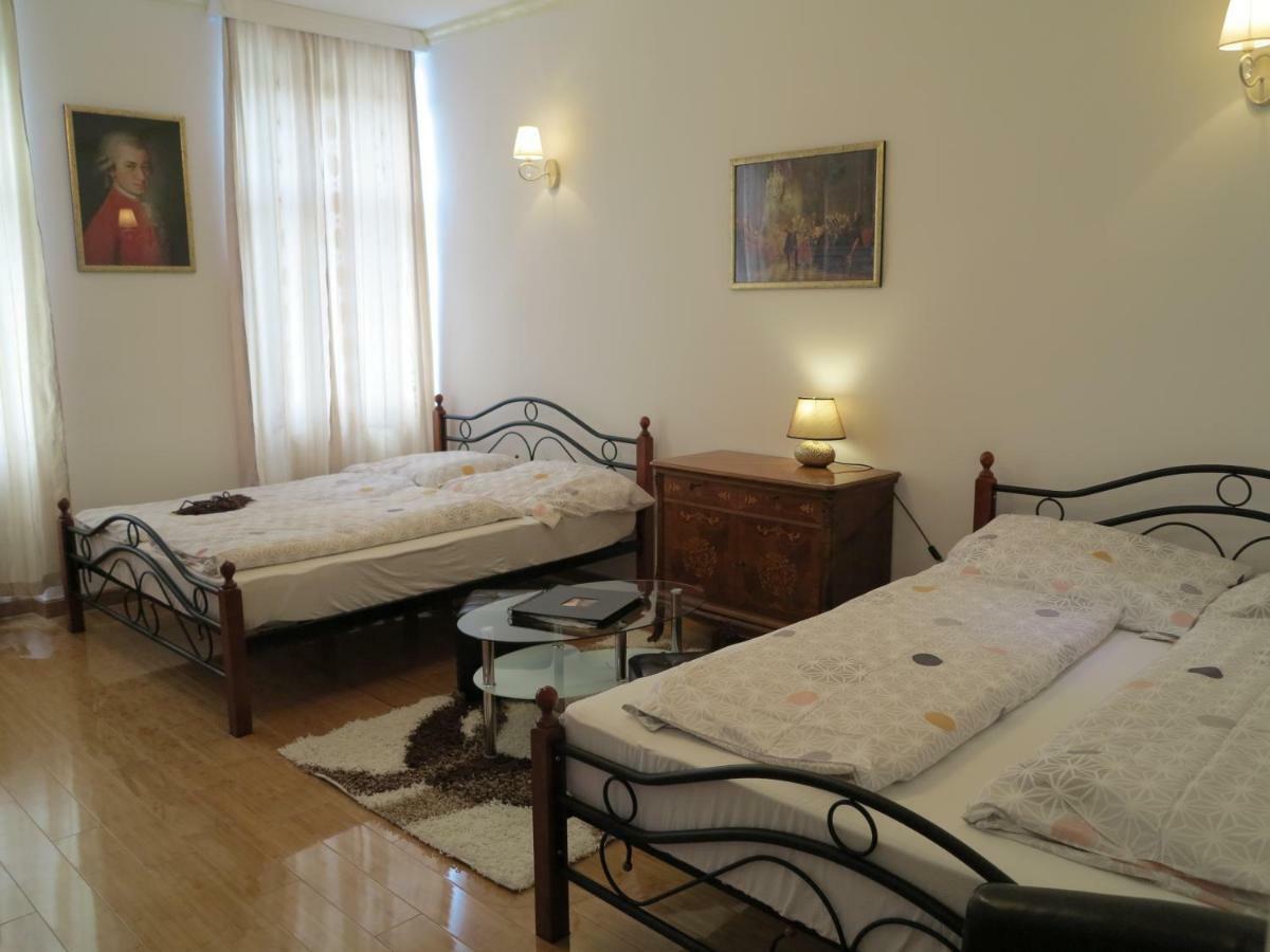 Small Luxury Kapitol Apartment Vienna Esterno foto
