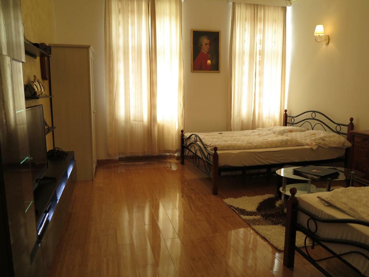 Small Luxury Kapitol Apartment Vienna Esterno foto