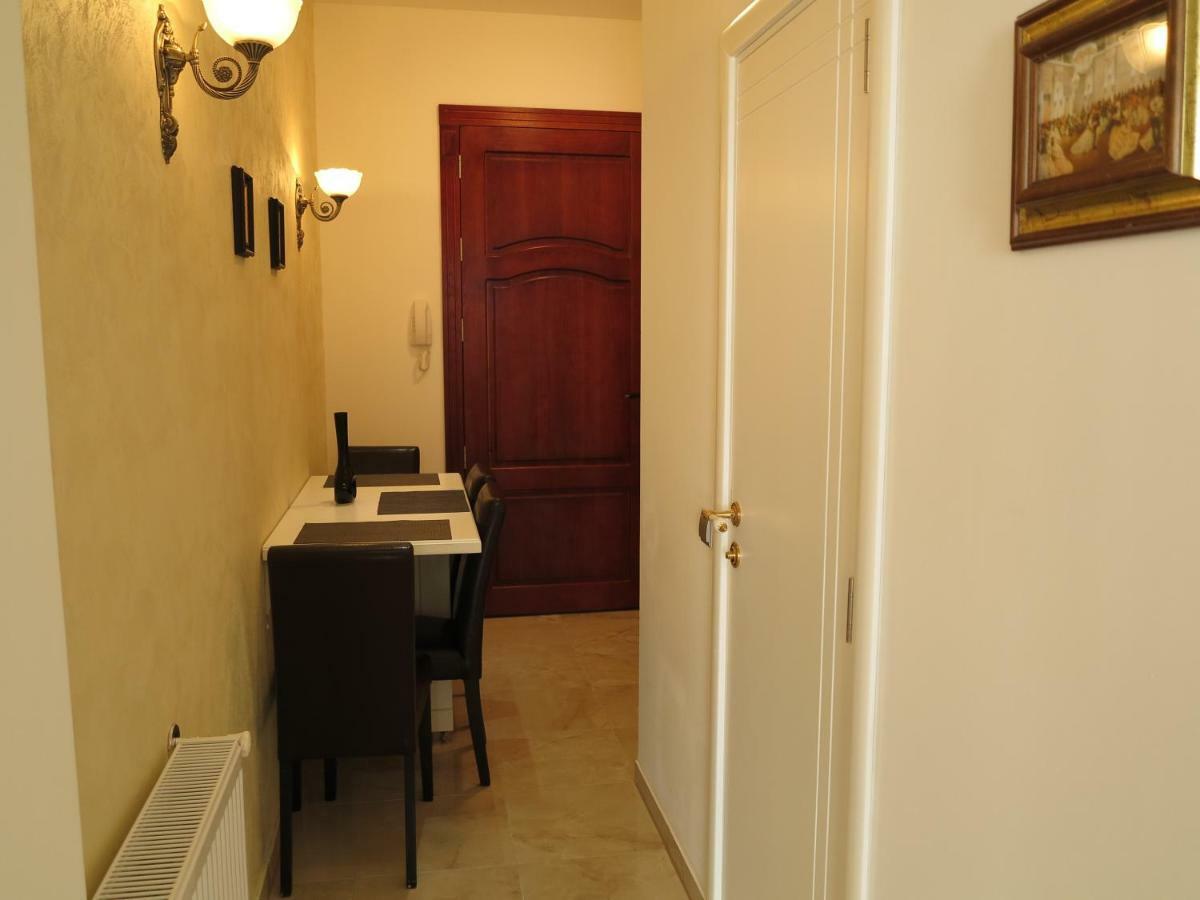 Small Luxury Kapitol Apartment Vienna Esterno foto