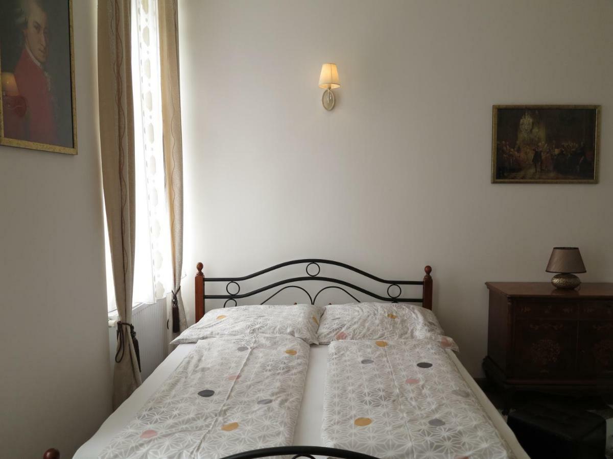 Small Luxury Kapitol Apartment Vienna Esterno foto